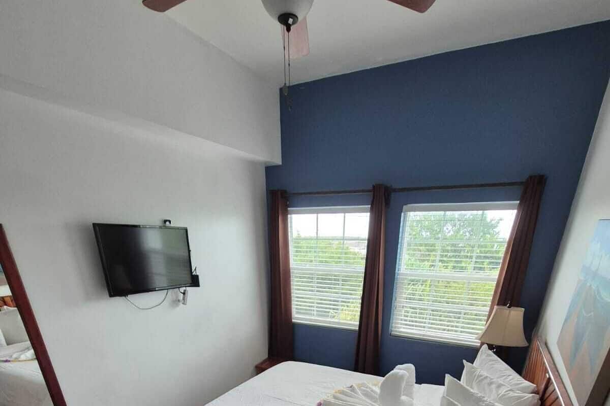 Standard Room, 1 Queen Bed, Balcony, Garden View (with Sofabed) | Desk, laptop workspace, iron/ironing board, bed sheets