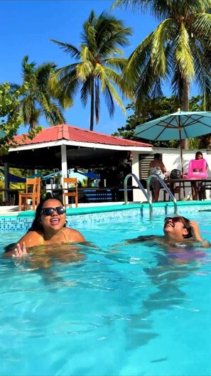 Exterior - Best Western Grand Baymen Gardens (San Pedro)