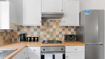 House, Private Bathroom | Shared kitchen