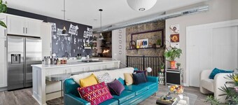 The Bentley - Frida's Reign, Heart of Walkers Point w/Garage,Yard