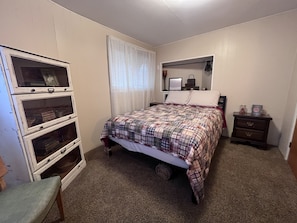 3 bedrooms, desk, free WiFi, bed sheets