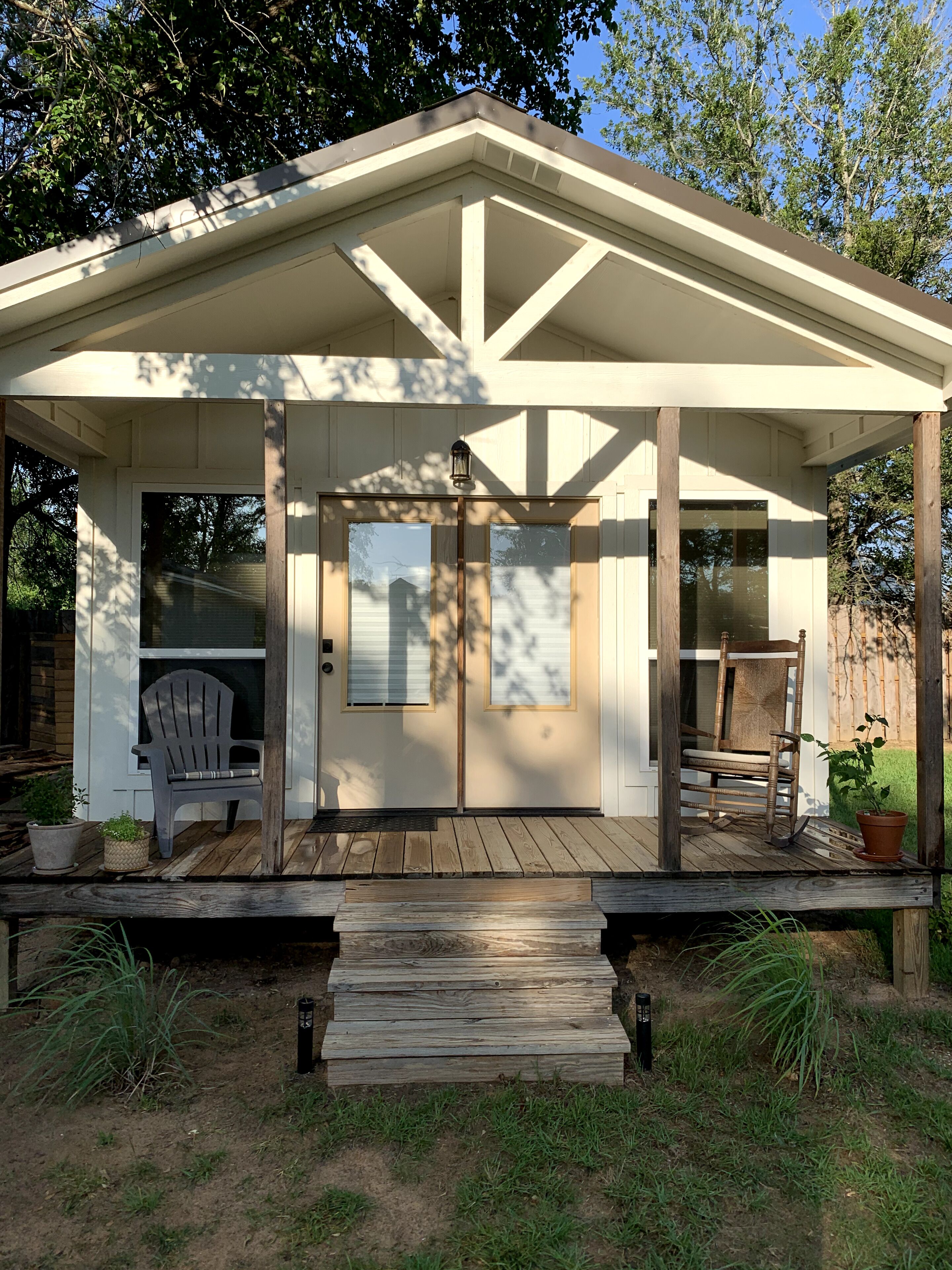 One of five modern bungalows~1st Monday Trade Days, Music, Festivals, East Texas