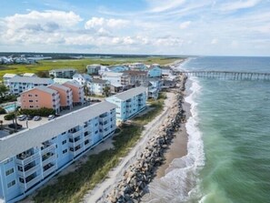 Beach nearby - A Little Shore Thing (1-Bedroom Villa) by RedAwning (Carolina Beach)