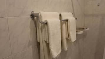 Combinazione doccia/vasca, bidet
