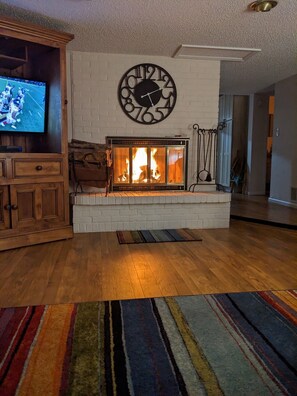 Interior - Country Living Private Apt w/Mini Petting Zoo (Centennial)