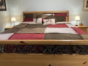 2 bedrooms, desk, iron/ironing board, free WiFi