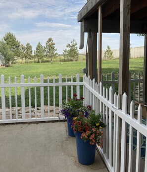 Property grounds - Country Living Private Apt w/Mini Petting Zoo (Centennial)