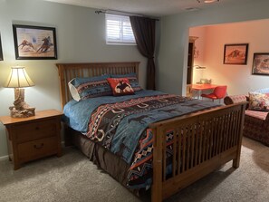 2 camere, una scrivania, ferro/asse da stiro, culla da viaggio