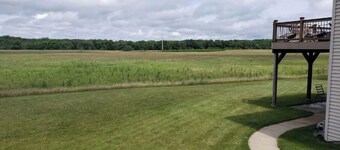 Relaxing 2 Bdrm Guest Suite w/ Kit. & Pvt. Entry