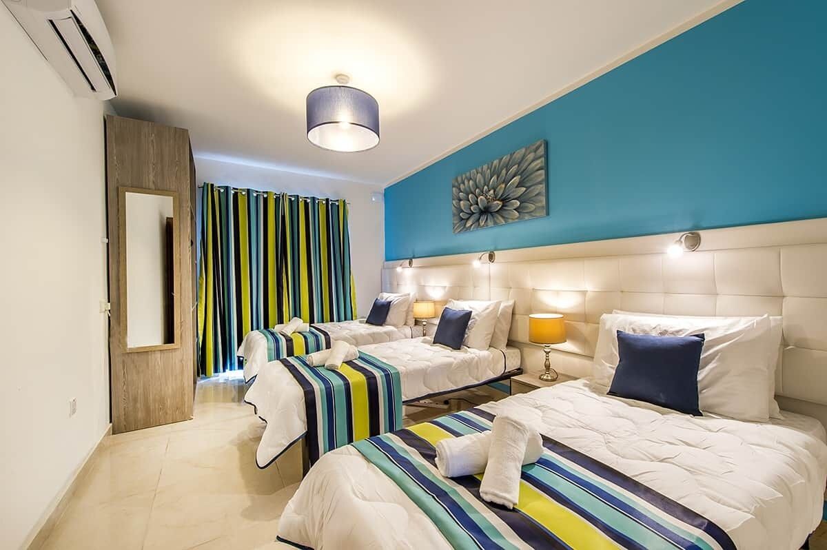 2 dormitorios, tabla de planchar con plancha, wifi y ropa de cama