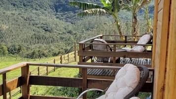 Romantic Suite, Mountain View | Lanai