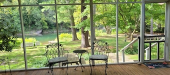 Water Front Cottage on Pine Creek Gorge and Rail Trail!