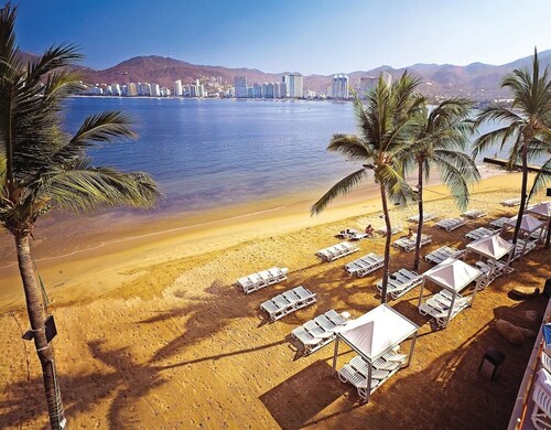 Royal Club at Park Royal Beach Acapulco