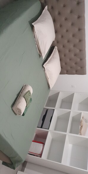 3 bedrooms, iron/ironing board, free WiFi, bed sheets - Appartement Neuf (Mezzavie)