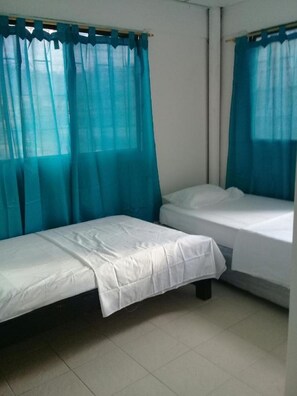 Free WiFi, bed sheets - Hotel Paseo Bolivar (Cartagena)