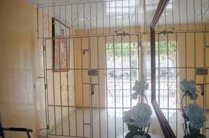 Pintu masuk interior