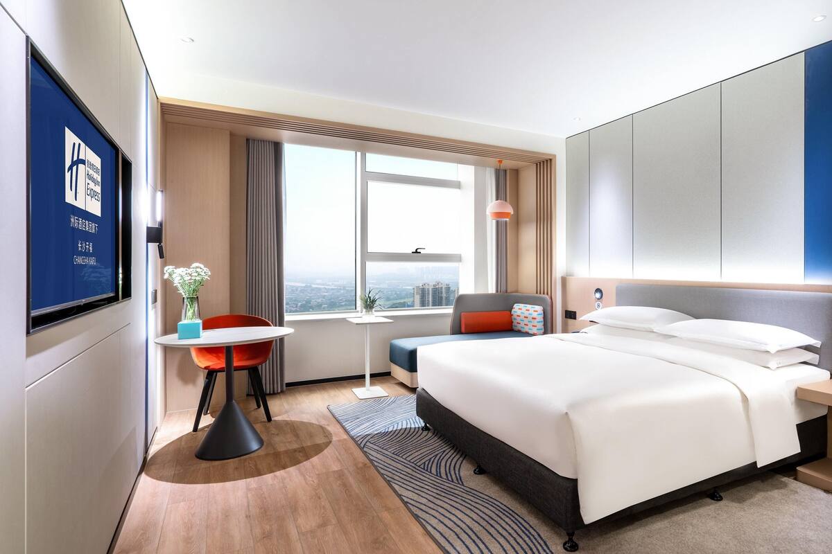 Minibar, in-room safe, desk, blackout curtains