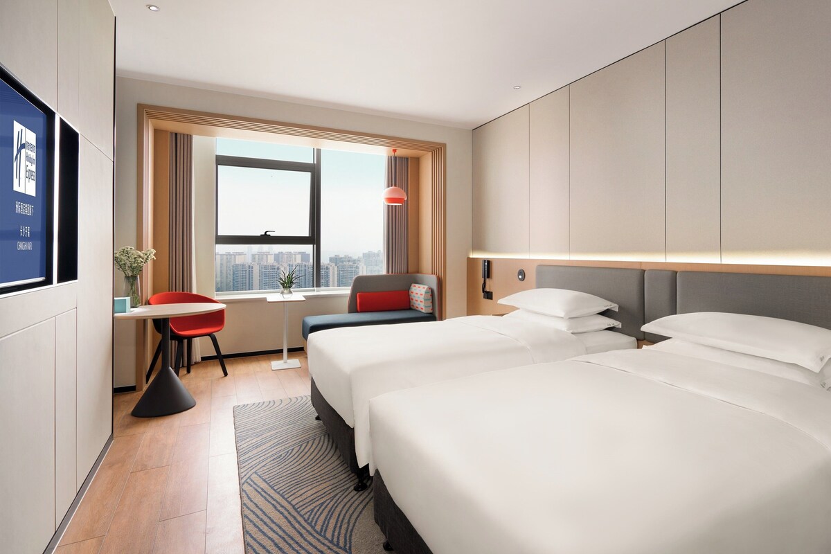 Minibar, két bảo mật tại phòng, bàn, màn/rèm cản sáng 