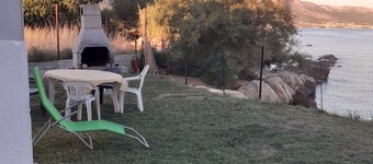 Cozy Small House on the Beach for pet Lovers