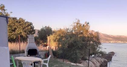 Cozy Small House on the Beach for pet Lovers