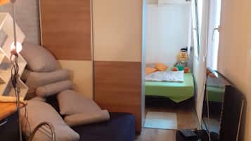 1 bedroom, iron/ironing board, free WiFi, bed sheets