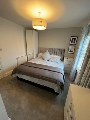 5 bedrooms