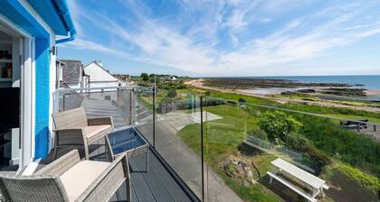 The Beach Boathouse - Sea Views & Golf Courses