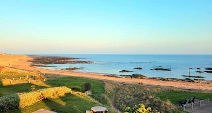 The Beach Boathouse - Seaside Retreat
