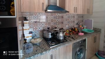 Refrigerador, microondas, horno, cafetera/tetera