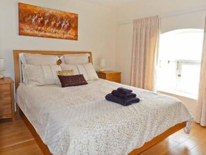 4 bedrooms - Blue Haven Cottage (Hastings)