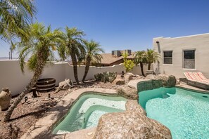 A heated pool - Perfect for Families & Groups w/2 Private Casitas! (Lake Havasu City)