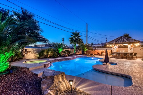 Private Backyard w/Outdoor Kitchen & Boat Parking!