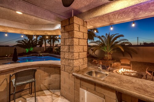 Private Backyard w/Outdoor Kitchen & Boat Parking!