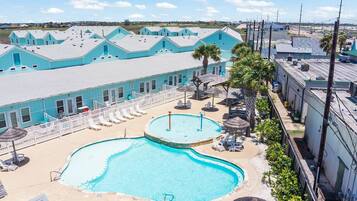 Piscine extérieure, piscine chauffée