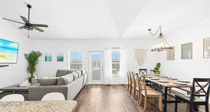 Heated Pool, 5 Bedroom, Spacious, King Beds, Near White Cap Beach, Patio, Grill