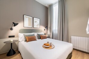 In-room safe, desk, iron/ironing board, travel cot - BY PASSEIG DE GRACIA! At walking distance to the main highlights! (Barcelona)