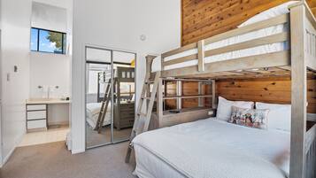 Kondominium | 2 kamar tidur, Wi-Fi gratis, dan seprai linen