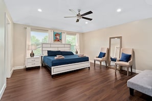 5 bedrooms, iron/ironing board, free WiFi, bed sheets