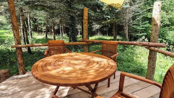 Cottage | Property grounds