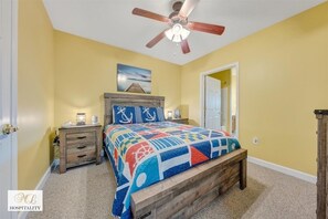 2 bedrooms, iron/ironing board, WiFi, bed sheets - #206 Pointe - 2 Bedroom Lakefront Condo at Mariners SML (Huddleston)