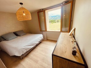 4 habitaciones, tabla de planchar con plancha y wifi gratis