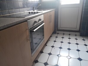 Studio | Private kitchen | Fridge, microwave, oven, stovetop - Lovely 1-bed Studio in London (London)