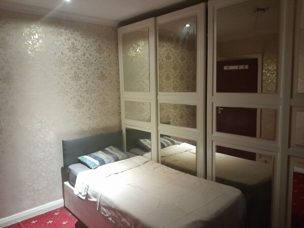 Studio | Free WiFi, bed sheets - Lovely 1-bed Studio in London (London)