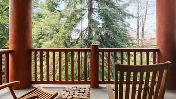 Studio | Property grounds