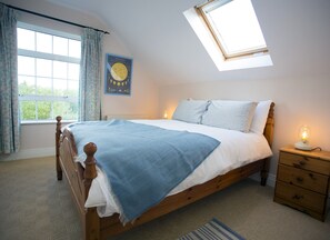 4 bedrooms, bed sheets