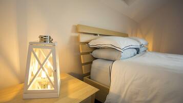 4 bedrooms, bed sheets