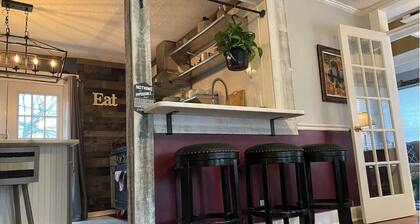 Franklin Historic Cottage on Old Womack Distillery