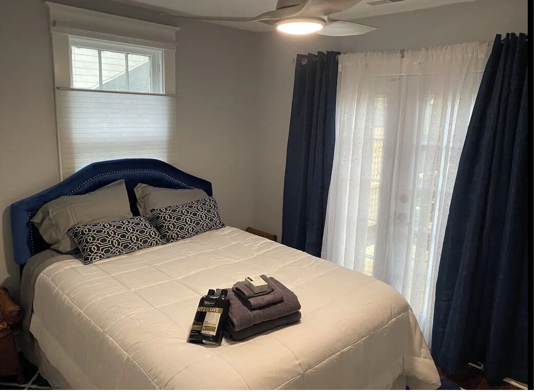 2 bedrooms, desk, free WiFi, bed sheets