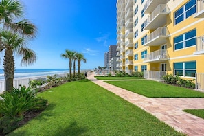 Property grounds - Angel`s Envy at the Aruba (Daytona Beach)