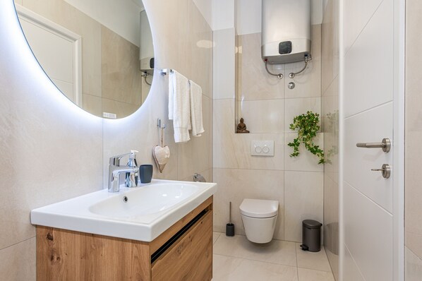 Suihku, pyyhkeet, saippua